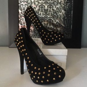 Ami Black and gold studded pumps Sz 8